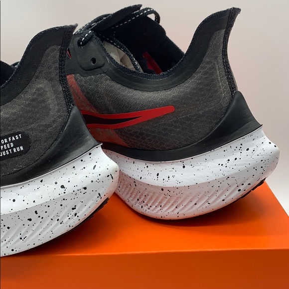 NIKE ZOOM GRAVITY black/university red-white - Picture 10 of 16